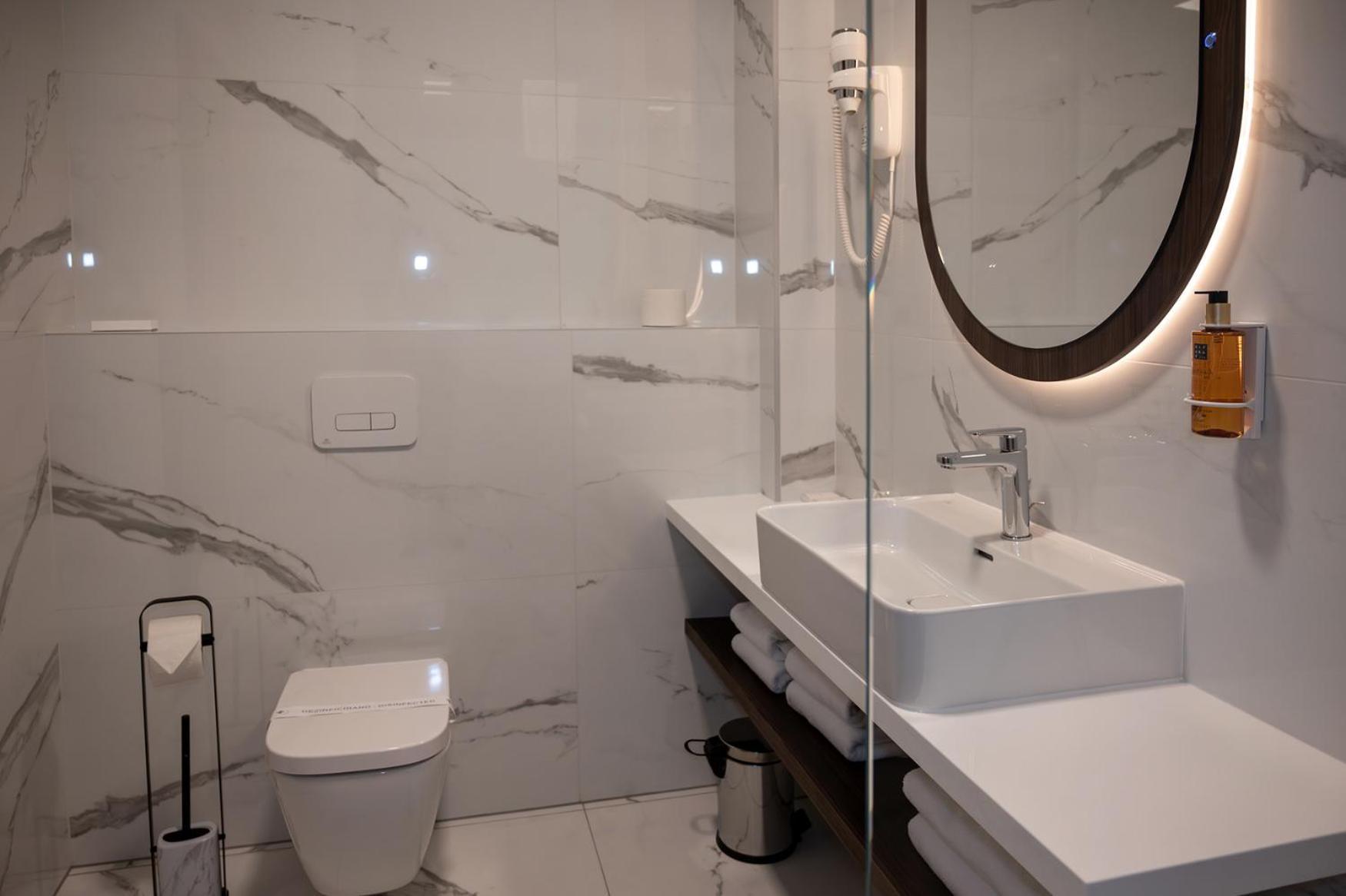 Diamond Hotel ซาเกร็บ ภายนอก รูปภาพ